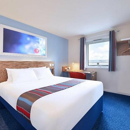 Travelodge London Raynes Park Exterior foto