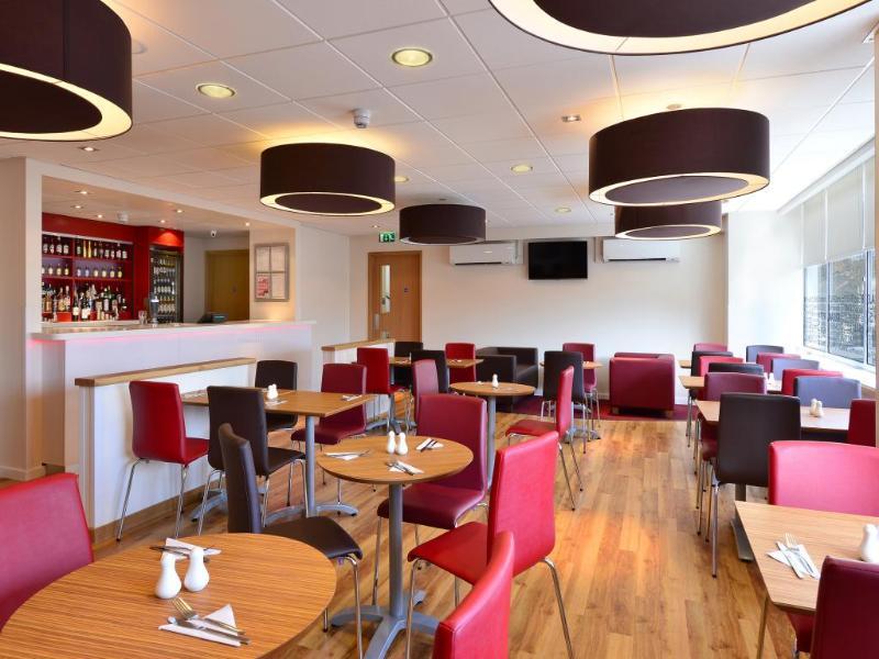 Travelodge London Raynes Park Exterior foto