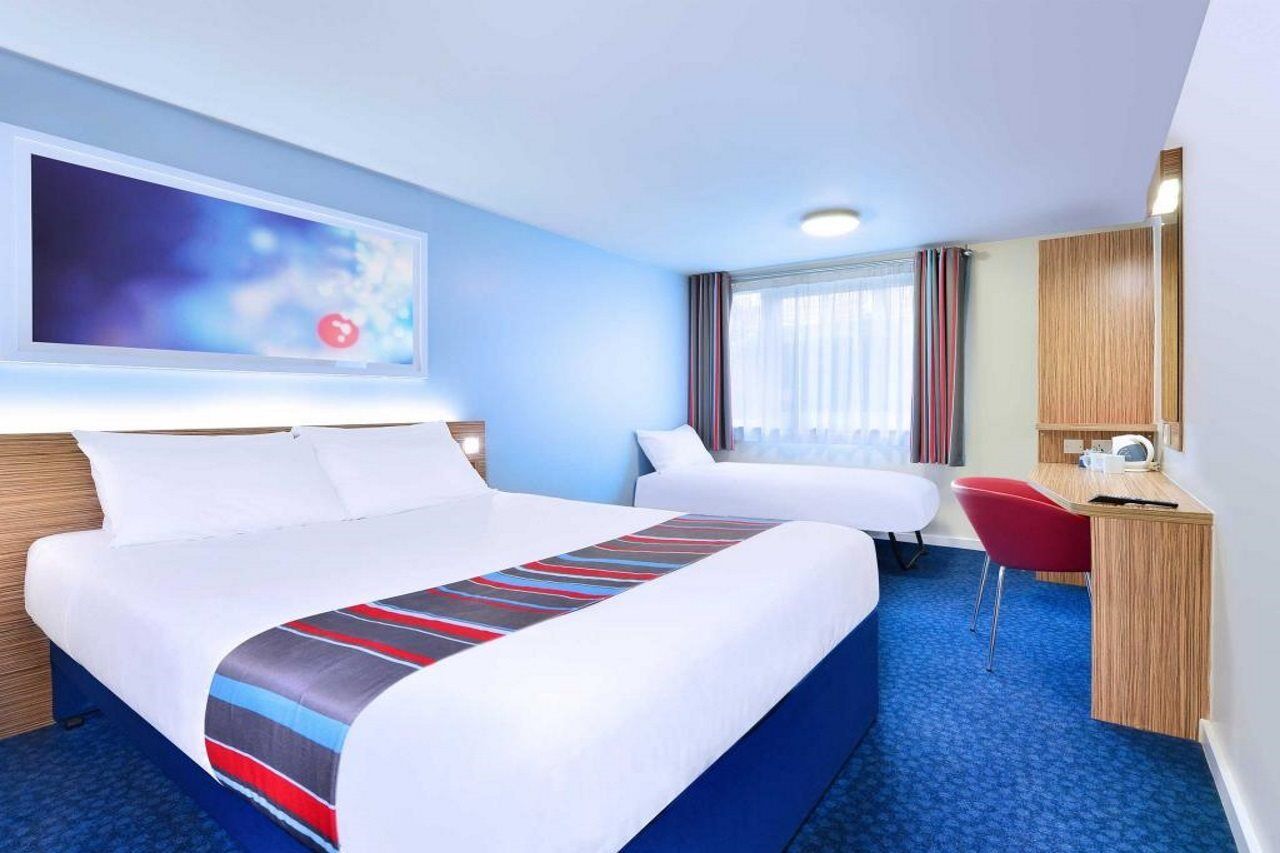 Travelodge London Raynes Park Exterior foto